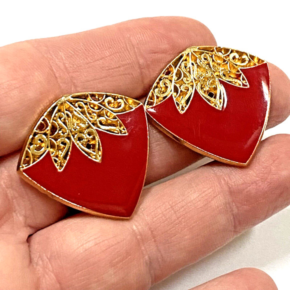 Vintage Clip On Earrings Goldtone Filigree & Red Enamel 1980's Boss Lady Chic - Picture 4 of 7